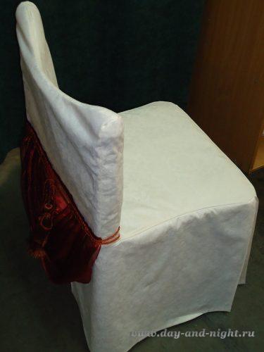 Чехол на стул с декоративным элементом - 441, вид сбоку - 443.