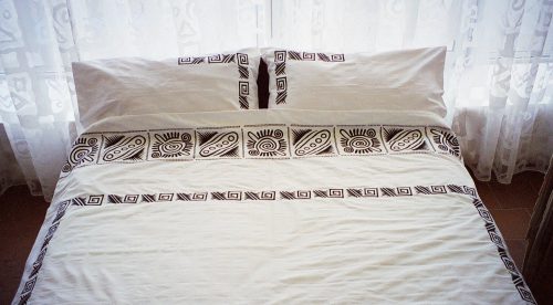 Вышивка на постельном белье