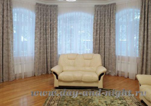 Шторы в зале wa0001-3.