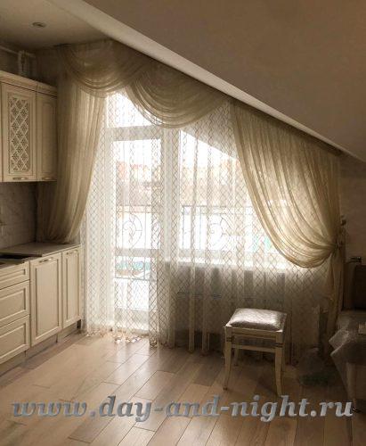 Шторы на скошенные окна