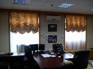 Французские шторы в открытом виде в кабинете Академии Генштаба России - 10.