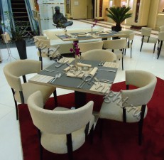 Подставочные салфетки и плейсматы на столах в ресторане Джаз в ТЦ Третьяков Плаза - 06.