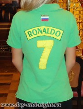 Вышивка на футболке поло Рональдо 7. Форма официанта паба Корона сзади - 08.